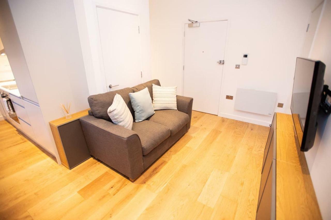 Stylish And Clean 1 Bed Apartment Maidenhead Town Center エクステリア 写真